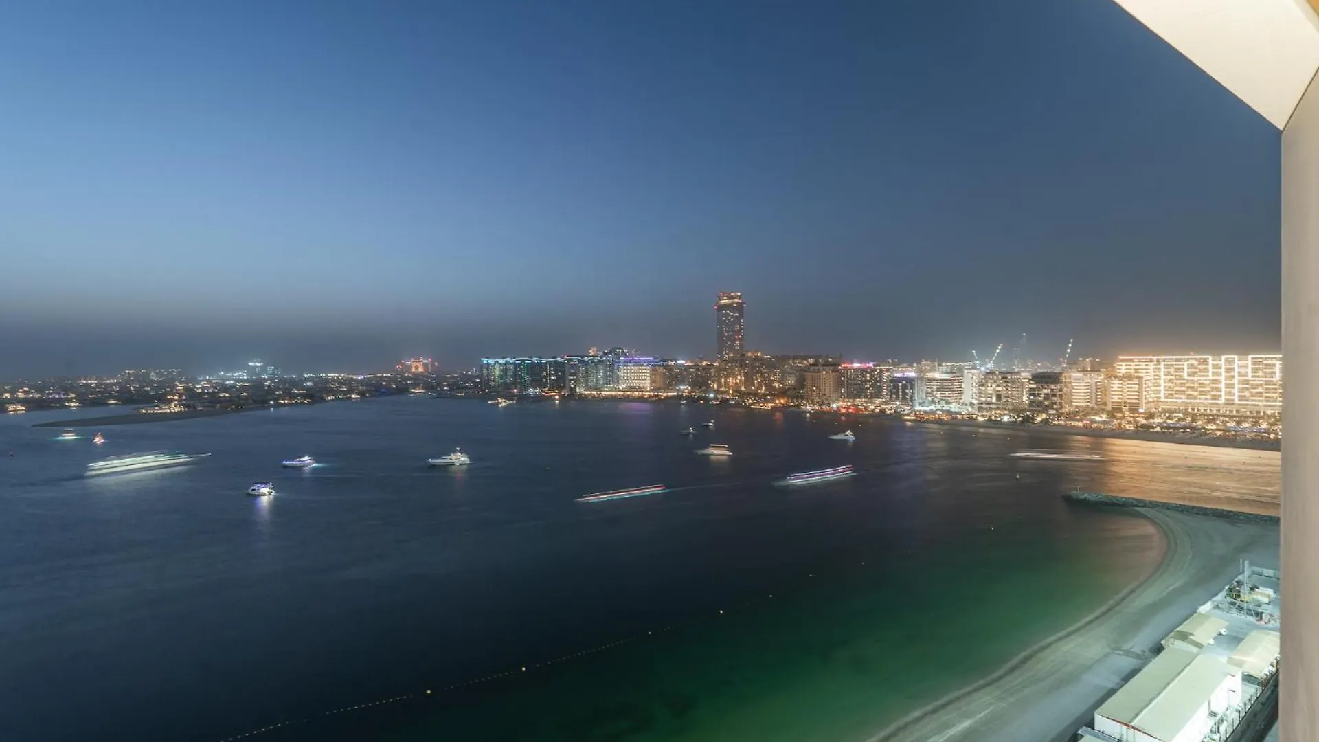 Grand Bleu I Private Beach I Palm Jumeirah, Sea & Sky Views I Infinity Pool I Ps5 I By Skyline Serenity Dubai